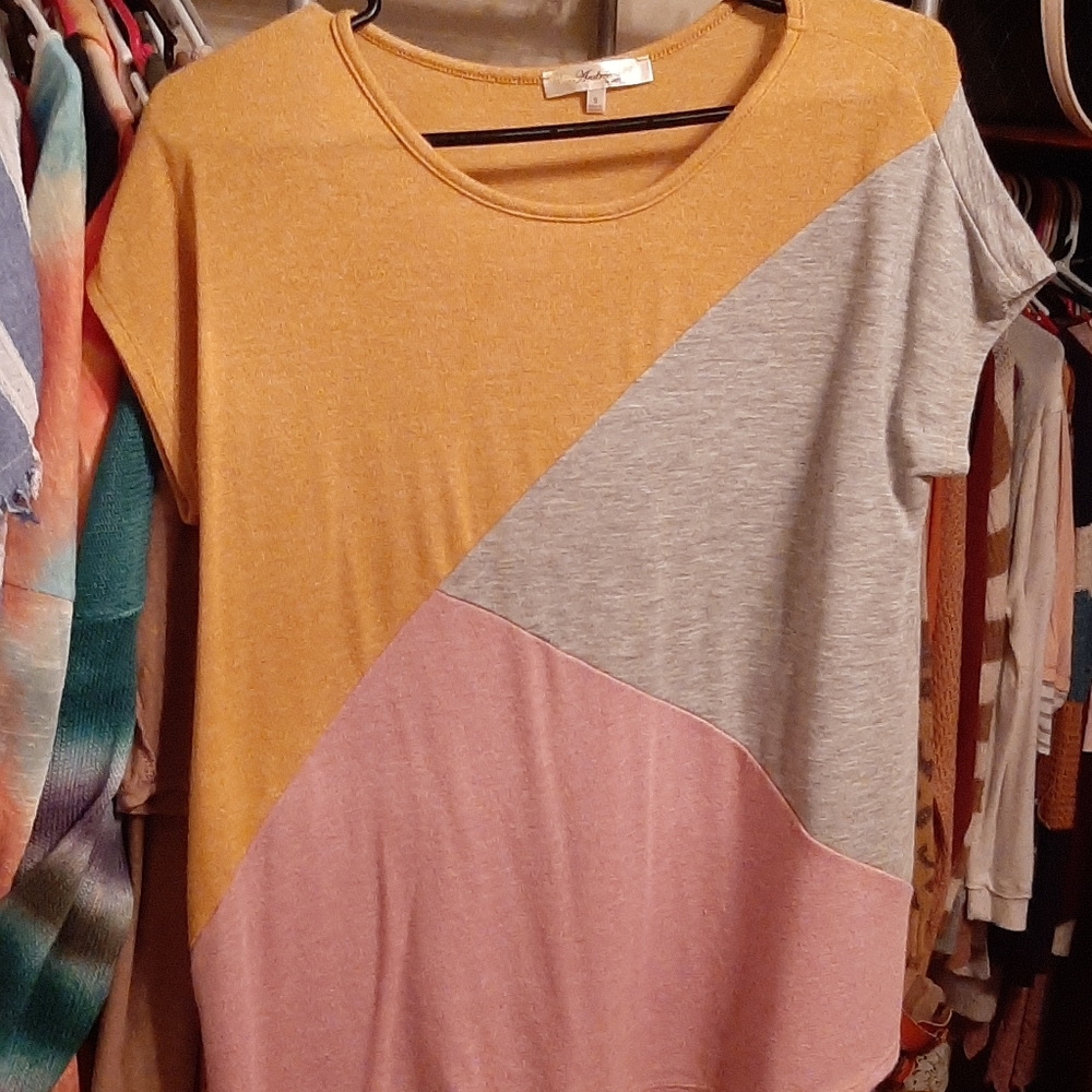 Color block tee